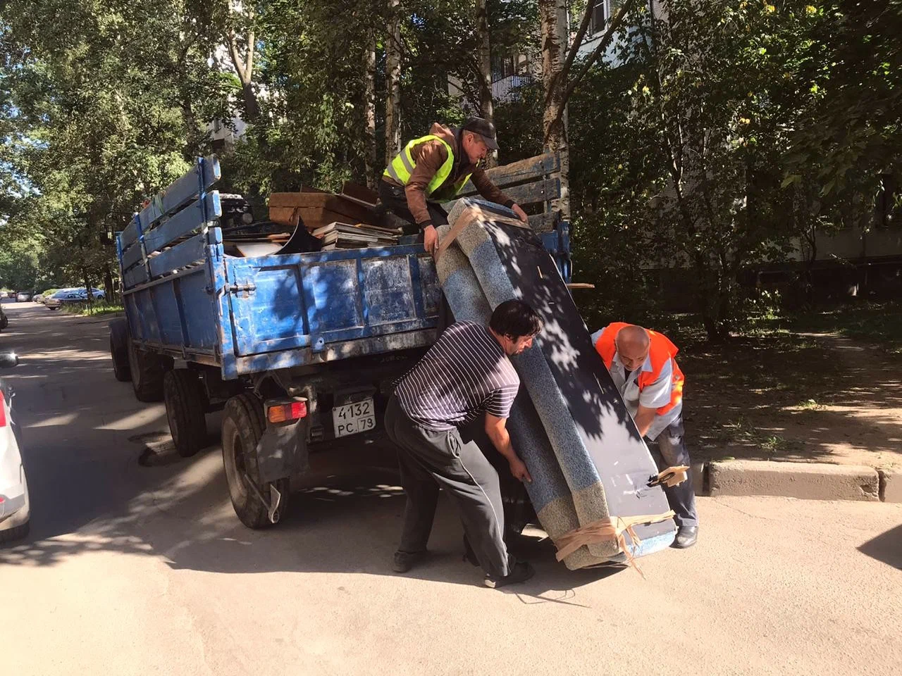 Профессиональный вывоз крупногабаритного мусора в Брянске в октябре