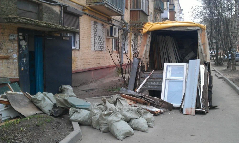 Вывоз мусора после ремонта в Брянске от ПроМусор — цены от 4838 руб., быстро и недорого