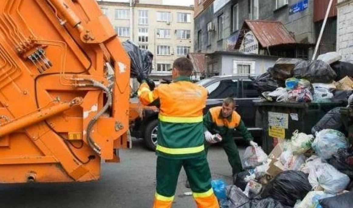 Срочный вывоз мусора в Брянске от ПроМусор — заказ день в день от 3064 руб., грузчики, цена