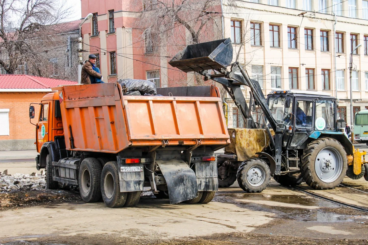 Вывоз мусора Камазом в Брянске – аренда и заказ Камаза 10 тонн от 2526 руб. в ПроМусор
