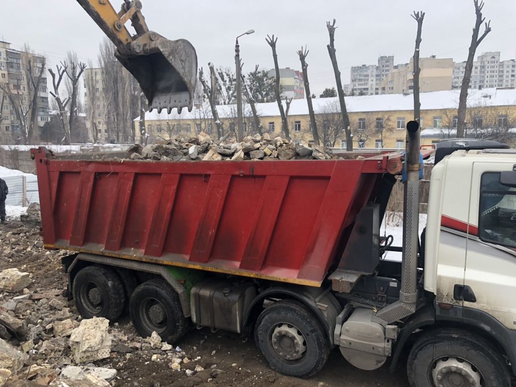 Вывоз мусора Камазом в Брянске в октябре