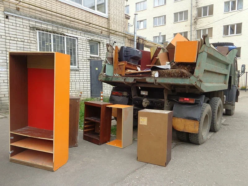 Вывоз шкафа в Брянске от ПроМусор — недорого, демонтаж, утилизация, вывоз из квартиры от 914 руб